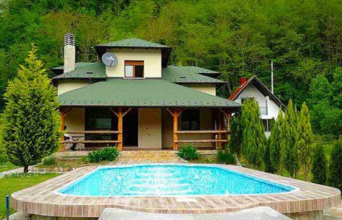 Pogled na kucu Drinski san u Velikoj reci